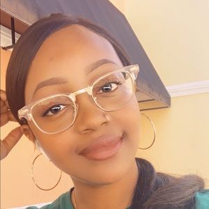 Meet your Posher, Christina